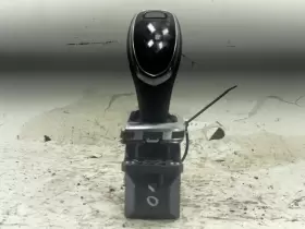 242.gm6x19 Cadillac Xt5 2019 Transmission Shift