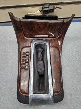 20997065 Chevrolet 08-12 Malibu Automatic Transmission Floor Gear Lever Shifter Trim Bezel Wood