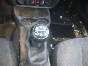 242.gm1g03 Chevrolet Cavalier 2003 Transmission Shift 1604988