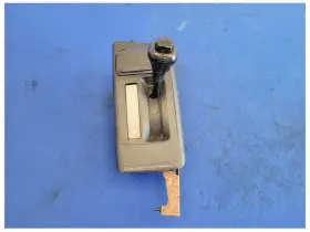 242.gm1m93 Chevrolet 1993 Camaro Z28 Coupe Shifter Automatic Transmission A/t Bezel 2546