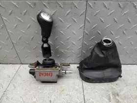 242.gm1z12 Chevrolet 2005-2013 C6 Corvette Shifter Manual Trans With Knob And Boot Used Oem