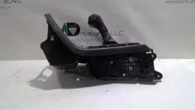 84979816 Chevrolet Colorado 2018-2020 Automatic Transmission Shifter With Console Trim