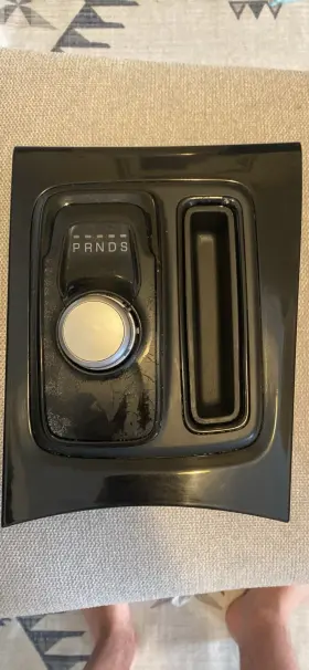 242.ch1t20 Chrysler 2020 300 Gear Shifter With Bezel 242.ch1t20 Chrysler 2020 300 Gear Shifter With Bezel