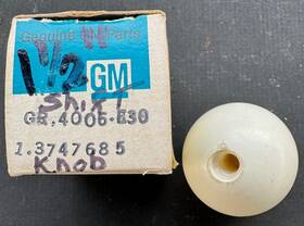 General Motors 3747685 1956-1962 Corvette Nos 1.5 Inch White Tennite Gear Shift Knob In Original Gm Box