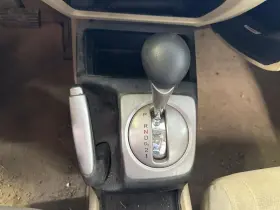 242.ho1b06 Honda Civic 2006 Transmission Shift 224911