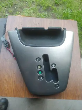 84651-2e600 Hyundai 2005 2006 2007 08-09 Tucson Transmission Gear Shifter Shift Trim Bezel