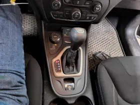 242.am8217 Jeep Cherokee 2017 Transmission Shift 7359551