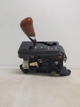 242.le1n03 Lexus Transmission Shifter Assembly Automatic Fits 00-05 Gs300 Oem
