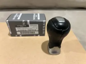 32865-jk40a Nissan Skyline Infiniti G37 G35 V36 07-13 Shift Knob Manual Oem