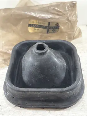 75950-u0510 Nissan New Vintage 75950u0510 Rubber Shift Boot Console Unknown Vehicle Fit