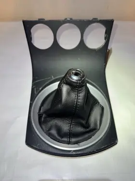 96913-cd000 Nissan 2003-2005 350z Manual Shifter Bezel With Leather Boot