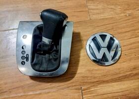 Oem 1k0711113 2008 Volkswagen Jetta Shift Knob With Leather Boot And Emblem