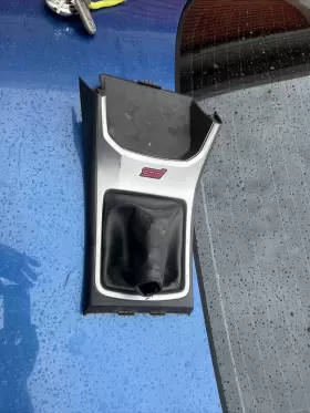 92126fg000 Subaru 2008-2014 Impreza Wrx Sti Console Shifter Trim Boot Assembly Oem 08-14 92126fg000 Subaru 2008-2014 Impreza Wrx Sti Console Shifter Trim Boot Assembly Oem 08-14