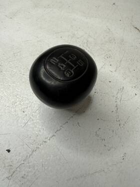 Toyota 14050b8 79 - 95 Pickup Dlx 5 Speed Manual Shifter Knob Black Oem Used