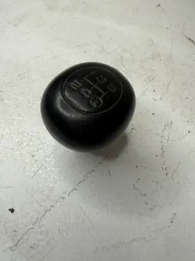 14050b8 Toyota 79 - 95 Pickup Dlx 5 Speed Manual Shifter Knob Black Oem Used 14050b8 Toyota 79 - 95 Pickup Dlx 5 Speed Manual Shifter Knob Black Oem Used