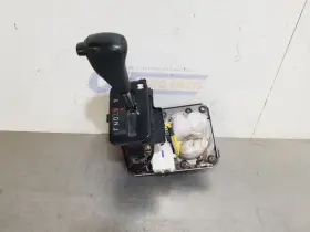 242.to1301 Toyota 01 2001 Land Cruiser Automatic Transmission Shifter Assembly