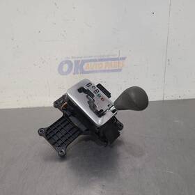 Toyota 242.to1303 03 2003 Land Cruiser 4.7l Automatic Transmission Shifter
