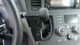 242.to1q18 Toyota Sienna 2018 Transmission Shift 1963685