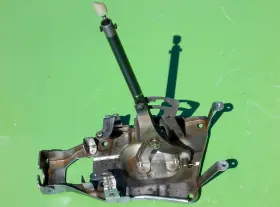 33502-12200 Toyota Corolla 84-88 Automatic Shift Plate With Select Lever Rod Oem