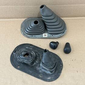 Toyota 58286-89130 89-95 Pickup Truck 4runner 4wd Manual 3 Layer Rubber Shift Boot With Knobs