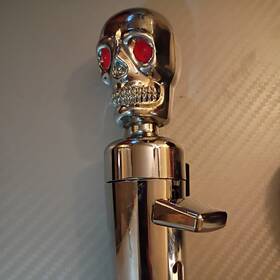 United Pacific 70611 Chrome Skull 13/18 Gearshift Knob Freightliner Peterbilt Kenworth Truck