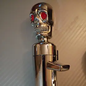 70611 United Pacific Chrome Skull 13/18 Gearshift Knob Freightliner Peterbilt Kenworth Truck