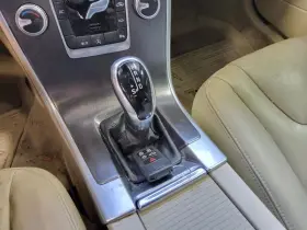 242.vo1l15 Volvo Xc60 2015 Transmission Shift 456015