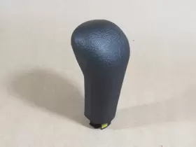 9181351 Volvo 97-98 S90 V90 A/t Gear Selector Shifter Shift Knob Black 9181351 Volvo 97-98 S90 V90 A/t Gear Selector Shifter Shift Knob Black